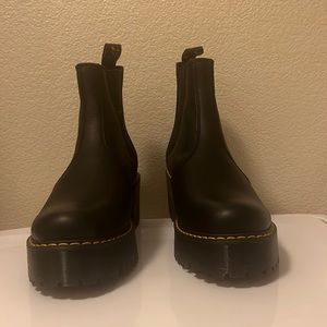 Dr Marten Air Walk Rometty boots